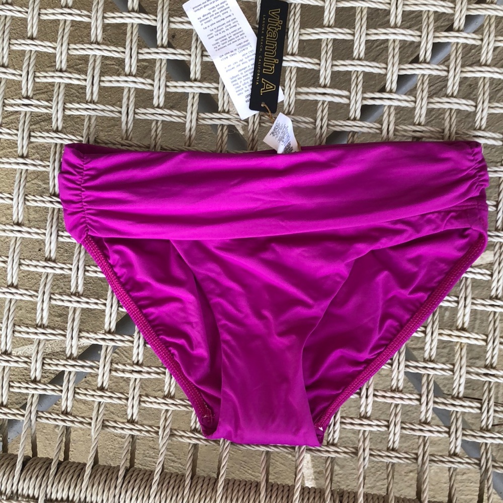 Vitamin A pink bikini bottoms NWT sz 4